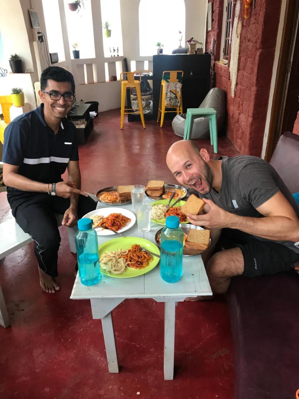 Aerostel - Backpacker'S Hostel In Goa Calangute Eksteriør bilde